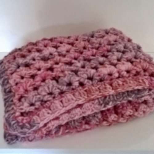 Couverture Bebe Au Crochet Un Grand Marche