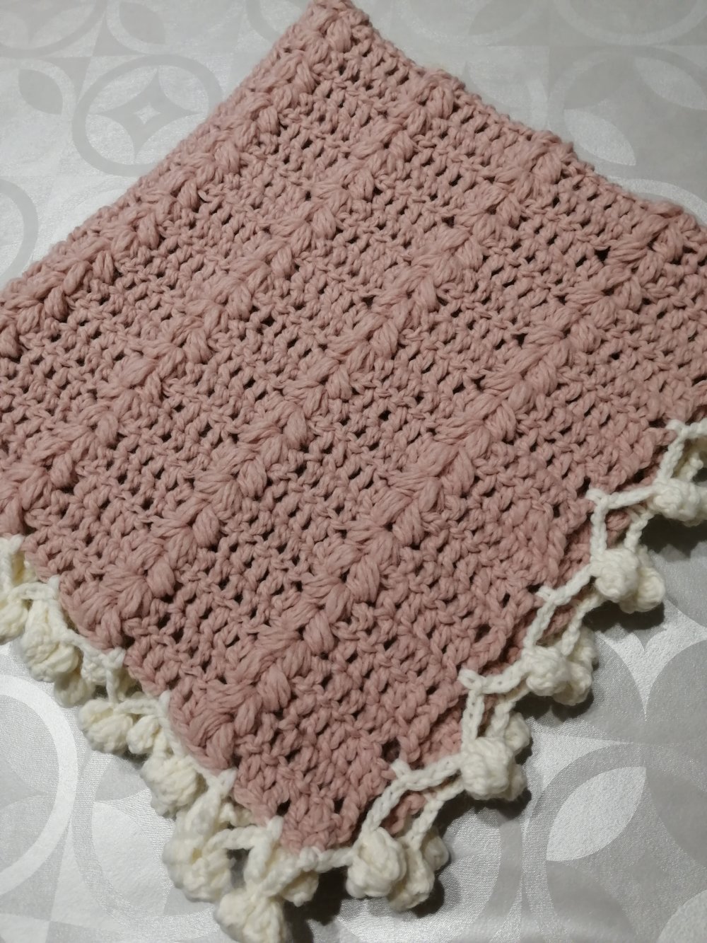 Couverture Bebe Au Crochet Un Grand Marche