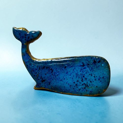 Broche baleine « bleu profond »