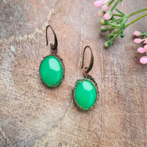 Boucles d’oreilles en agate verte et cuivre patiné « émeraude des bois » – fait main