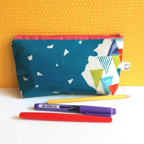 Trousse bleu jaune triangle entoilée imperméable tissu enduit tissu japonais accessoire école dessin maquillage