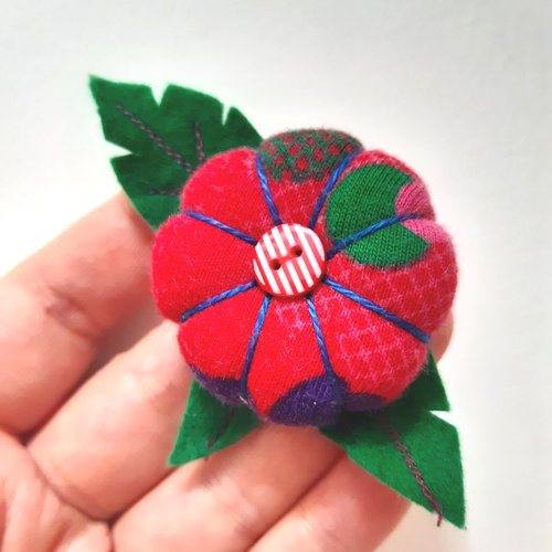 Broche fleurs accessoire japonais asiatique kanzashi
