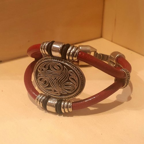 Bracelet manchette celtes en cuir