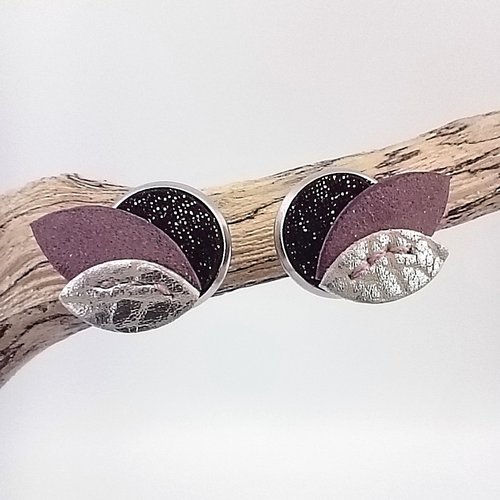 Boucles d'oreilles cuir "pétales de lune" rose et argenté, puces en cuir et acier inox faites main