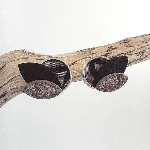 Boucles d'oreilles géométriques à feuillage en cuir marron sable et noir, puces d'oreilles en cuir et tissu à motifs pour femme