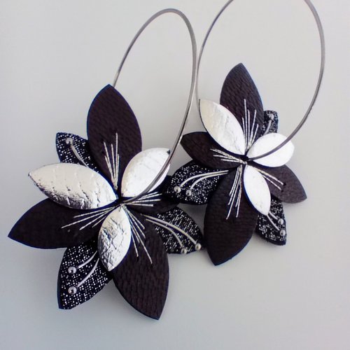 Boucles d’oreilles luna bloom en cuir noir et argent – bijou floral poétique et léger, fait main, création française