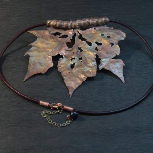 Collier feuille de platane en cuivre