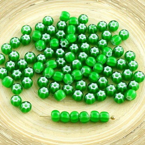 Nouvelle finition 10g vert étoile blanche bordée de perles de rocaille preciosa cornaline star tchèq sku-30168