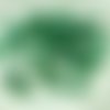 40pcs or briller vert verre tchèque bell fleur de perle de bouchons 7mm x 5mm sku-28892