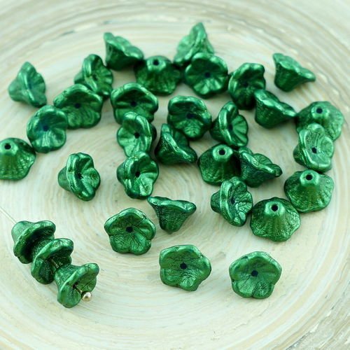 40pcs or briller vert verre tchèque bell fleur de perle de bouchons 7mm x 5mm sku-28892
