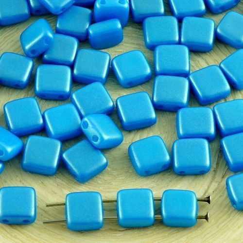 40pcs or briller bleuet bleu mat de la tuile de verre tchèque perles 2 trous plat carré de 6mm x 6mm sku-31064