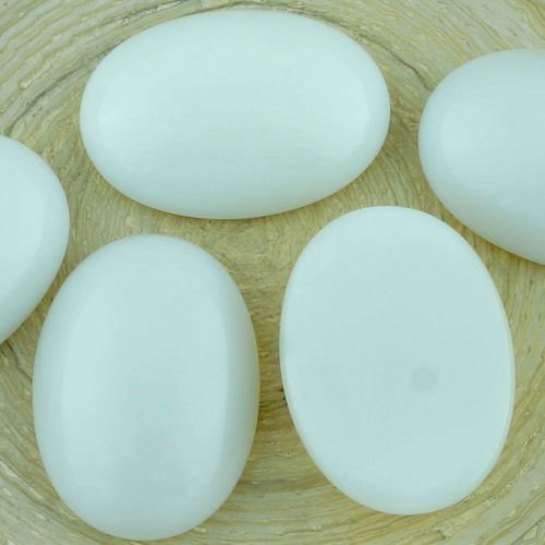 2pcs blanc opale ovale bombé dos plat verre tchèque en forme de cabochon 25mm x 18mm sku-34741