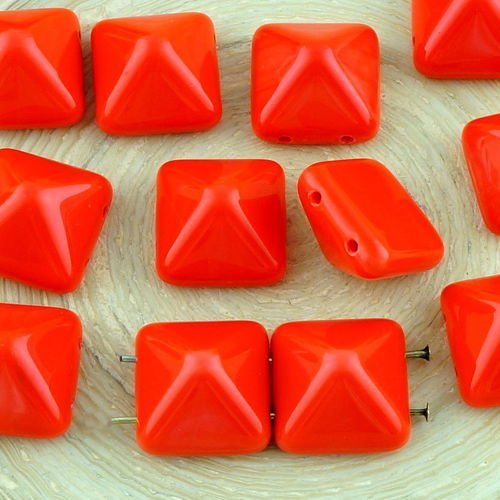 8pcs opaque rouge corail grande place de la pyramide goujon 2 deux trou de verre tchèque perles de 1 sku-32555