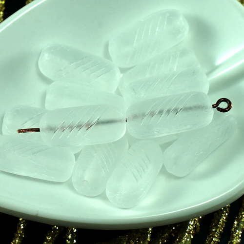Matte crystal clear verre tchèque sculpté rectangle tube de perles givrées 16mm x 7mm 12pcs sku-21406