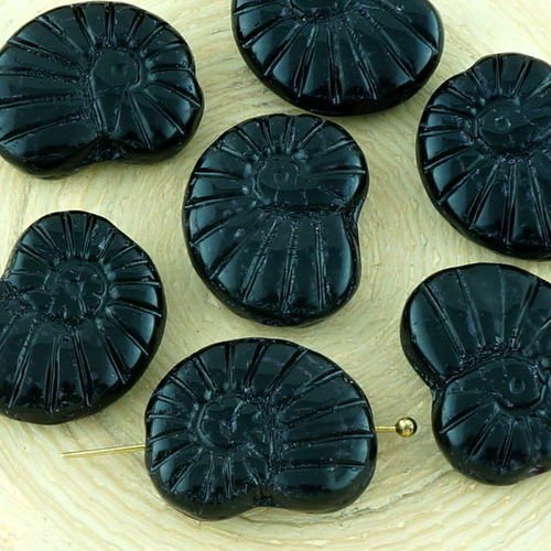 6pcs opaque noir de jais sculpté de coquille d'ammonite fossile verre tchèque perles de 13mm x 17mm sku-32871