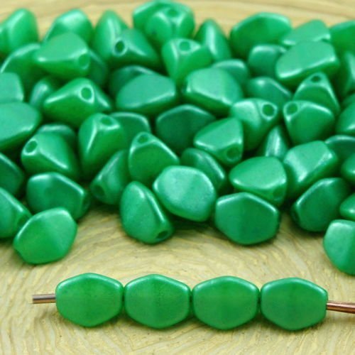 60pcs perle éclat de lumière verte pincée bicone à facettes entretoise tchèque perles de verre de 5m sku-32075