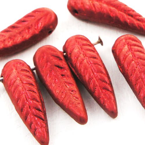 14pcs mat métallique de lave rouge sculpté de feuilles de la fleur plume d'aile d'oiseau tchèque per sku-38584