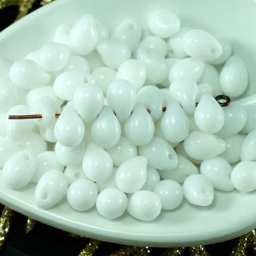 Blanc opaque verre tchèque en forme de larme perles de 7mm x 5mm 50pcs sku-21457