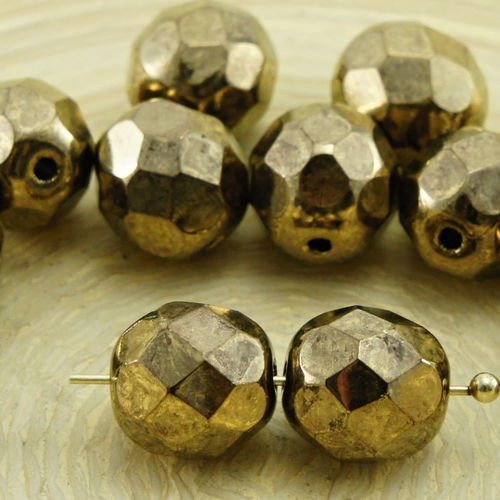 20pcs metallic gold bronze ronde à facettes feu poli entretoise de verre tchèque perles de 8mm sku-33325