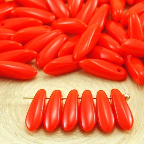 50pcs opaque rouge corail petit poignard à plat de feuille d'halloween tchèque perles de verre 11 mm sku-32784