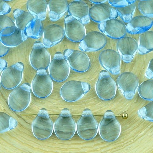 60pcs léger en cristal de saphir bleu clair pip preciosa fleur plat de pétales de verre tchèque perl sku-32847