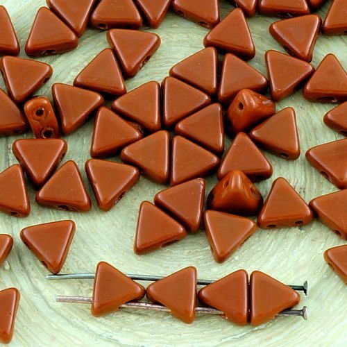 60pcs chocolat opaque brun khéops par puca plat triangle 2 deux trou de verre tchèque perles de 6mm sku-34484