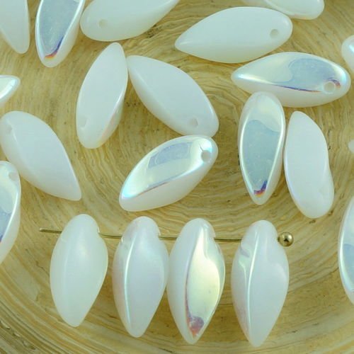 24pcs blanc ab moitié de pétale de fleur torsadée poignard verre tchèque perles de mariage de 6mm x  sku-31013