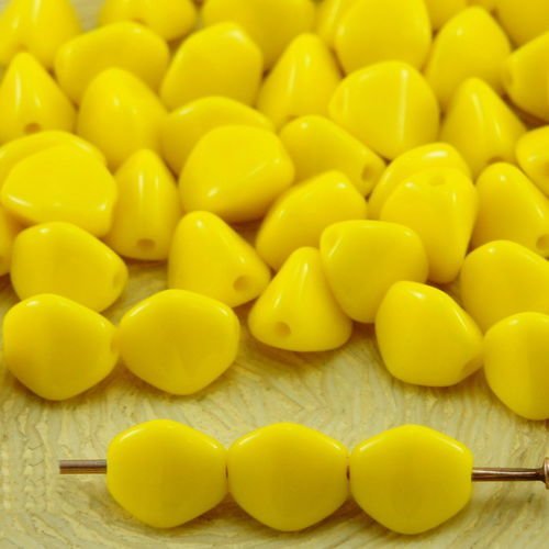 50pcs jaune opaque grosse pincée bicone facettes en verre tchèque perles d'entretoise de 7mm sku-32035