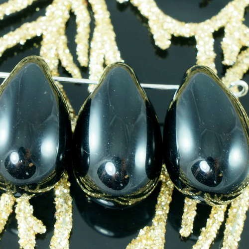 Extra large noir opaque en forme de larme halloween verre tchèque perles de 24mm x 14mm 2pcs sku-18230