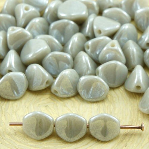 50pcs opaque gris clair lustre grosse pincée bicone facettes en verre tchèque perles d'entretoise de sku-32039