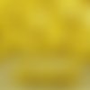 50pcs jaune opaque lustre grosse pincée bicone facettes en verre tchèque perles d'entretoise de 7mm sku-32040