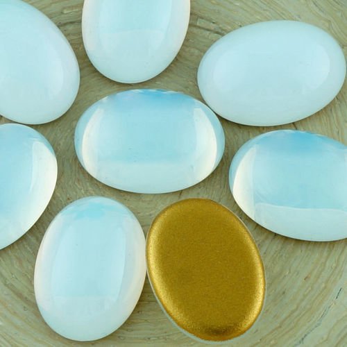4pcs blanc opale de mer de la pierre de lune ovale bombé dos plat verre tchèque en forme de cabochon sku-34751