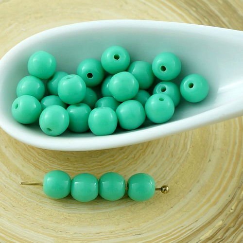 50pcs opaque turquoise green verre tchèque perles d'entretoise de 5mm sku-29176