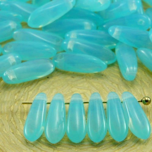 50pcs bleu aqua opale turquoise petit poignard à plat de feuilles de verre tchèque perles 11mm x 3mm sku-32796