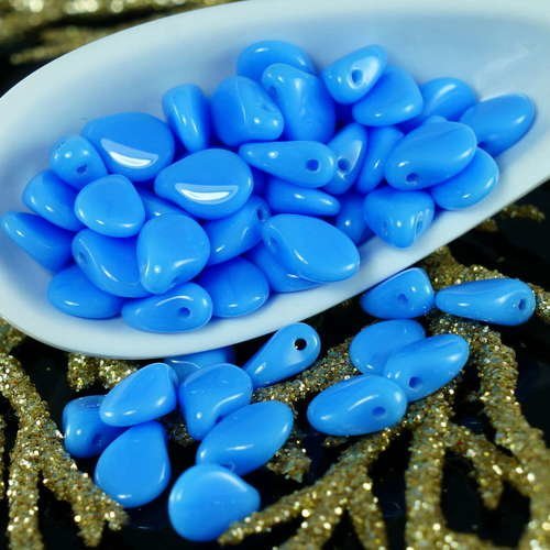 60pcs bleu opaque pip perles de verre tchèque pip preciosa pip fleur plate pétale de de 5mm x 7mm sku-18013