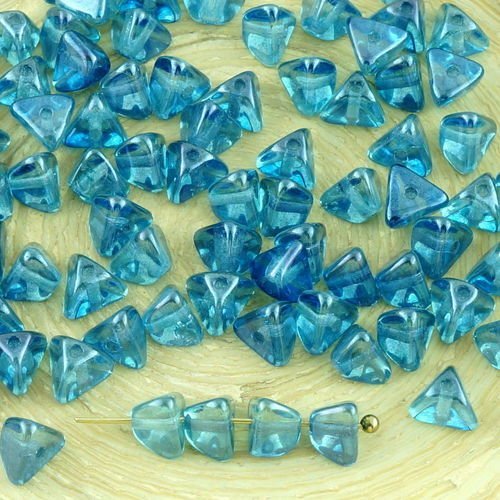 50pcs cristal gris bleu lustre de grand demi-pincée triangle entretoise tchèque perles de verre de 4 sku-32169
