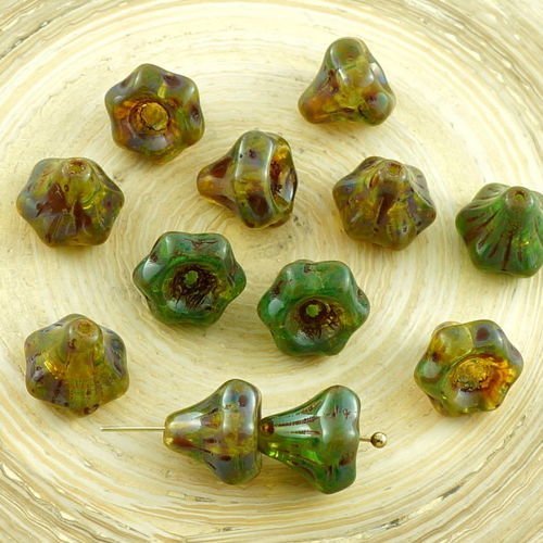 12pcs picasso vert émeraude verre tchèque bell fleur perle caps 9mm x 9mm sku-30254