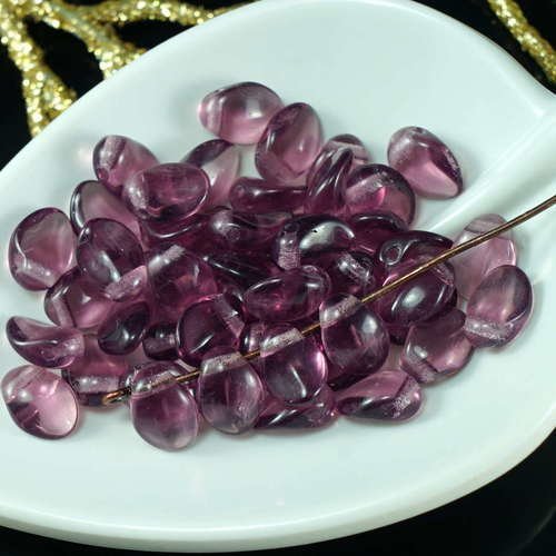 Violet clair verre tchèque pétale de fleur de perles de bohème 8mm x 6mm 60pcs sku-21330