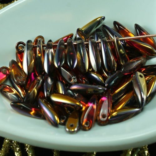 100pcs petit cristal marea or rouge demi verre tchèque poignard perles feuille plate de 3 mm x 11mm sku-25823