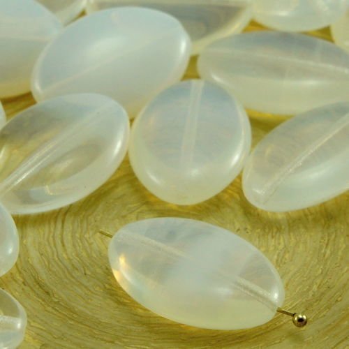 4pcs blanc opale cristal de la mer de lune grand plat ovale en verre tchèque perles de 20mm x 14mm sku-32717