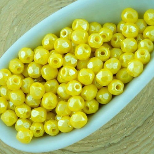100pcs opaque citrine jaune citron lustre rond à facettes feu poli petite entretoise de verre tchèqu sku-32994