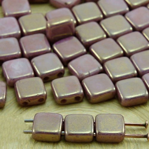 40pcs opaque violet or l'éclat de la tuile plate carrée 2 deux trou de verre tchèque perles de 6mm sku-33817