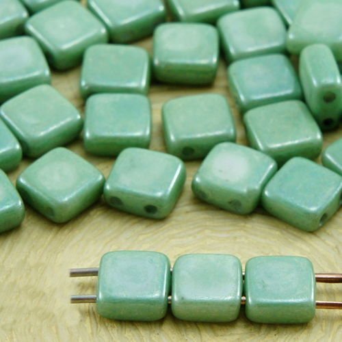 40pcs italien vert lustre tuile plate carrée 2 deux trou de verre tchèque perles de 6mm sku-33826