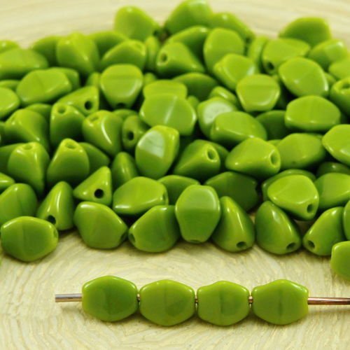 60pcs opaque vert olive grosse pincée bicone à facettes entretoise tchèque perles de verre de 5mm sku-32085