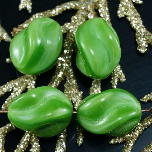 Grand opaque satin vert verre tchèque agité perles ovales de 15mm x 12mm 6pcs sku-21504