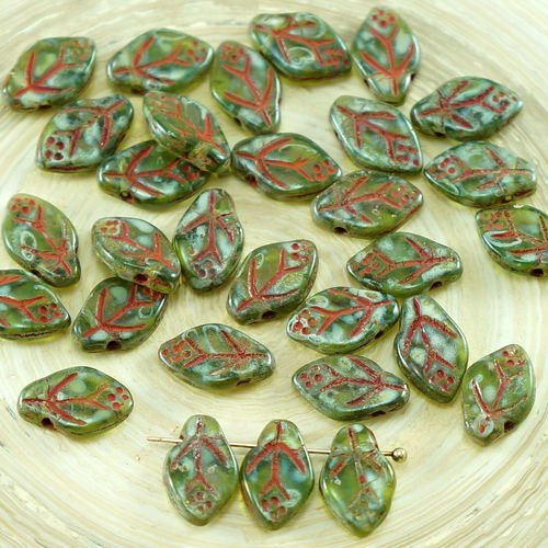 30pcs picasso verte en cristal tchèque en verre sculpté de feuilles de fleurs de perles de 7 mm x 12 sku-27081