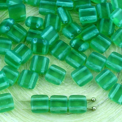 40pcs matte crystal light chrysolite vert givré tuile plate carrée 2 deux trou de verre tchèque perl sku-32263