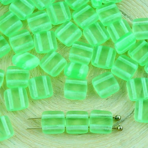 40pcs matte crystal chrysolite vert givré tuile plate carrée 2 deux trou de verre tchèque perles de  sku-32234