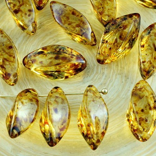 12pcs picasso cristal jaune de pétale de fleur torsadée poignard verre tchèque perles de 8mm x 16mm sku-31030