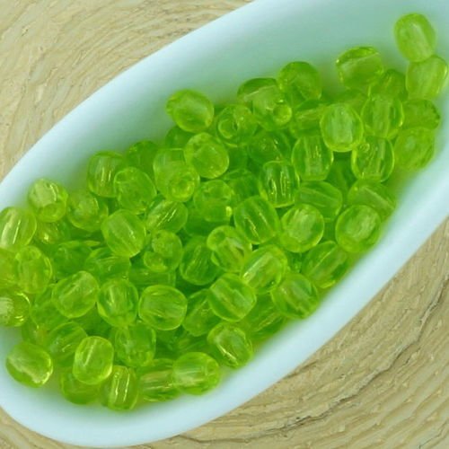 100pcs cristal d'olivine vert olive clair ronde à facettes feu poli petite entretoise de verre tchèq sku-33034